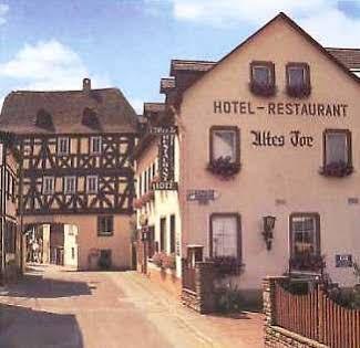 Altes Tor Hotel บอพพาร์ด ภายนอก รูปภาพ